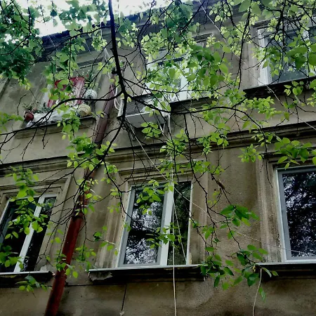 On Pushkinskaya Lejlighed *